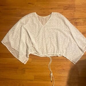 Women’s Kaya di koko white top. Size S